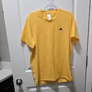 NWOT MENS ADIDAS SHIRT SIZE MEDIUM
